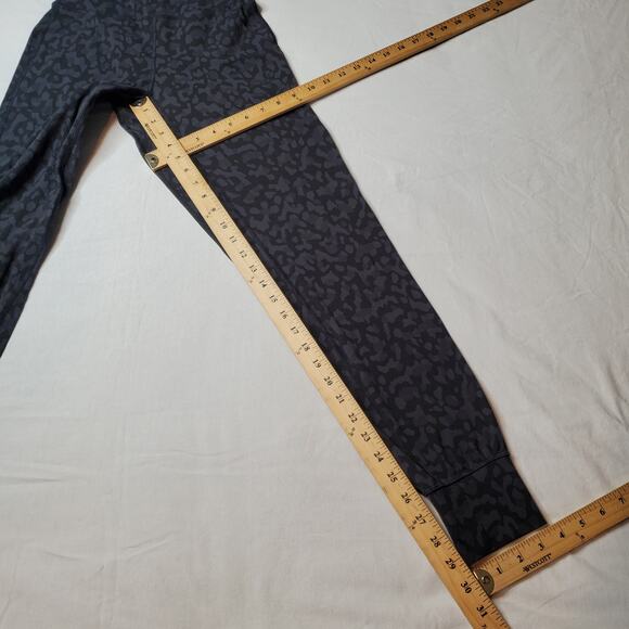 Lululemon Women's Size 2 Align Jogger 28" Formation Camo Deep Coal Multi - Picture 3 of 7